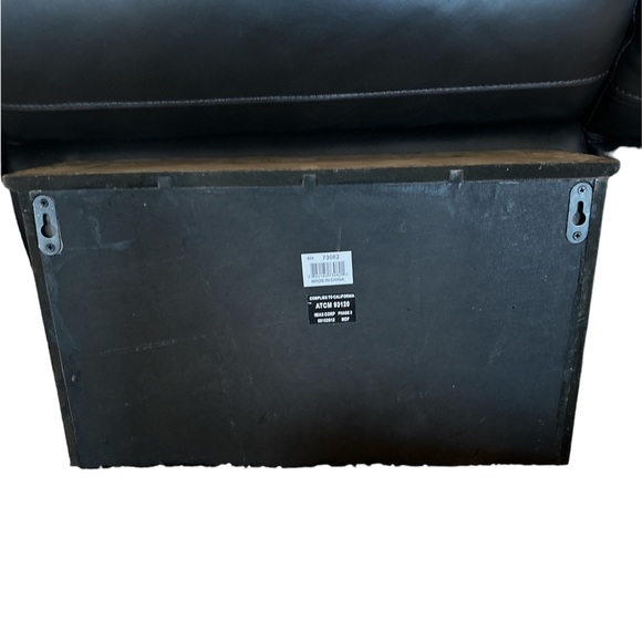 Rustic decor shelf with 4 metal removable baskets with 1-2-3-4 on baskets NWT - Picture 5 of 15